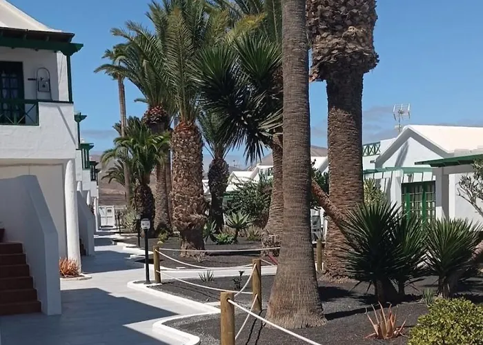 Lanza Ocean2 With A Pool And Near The